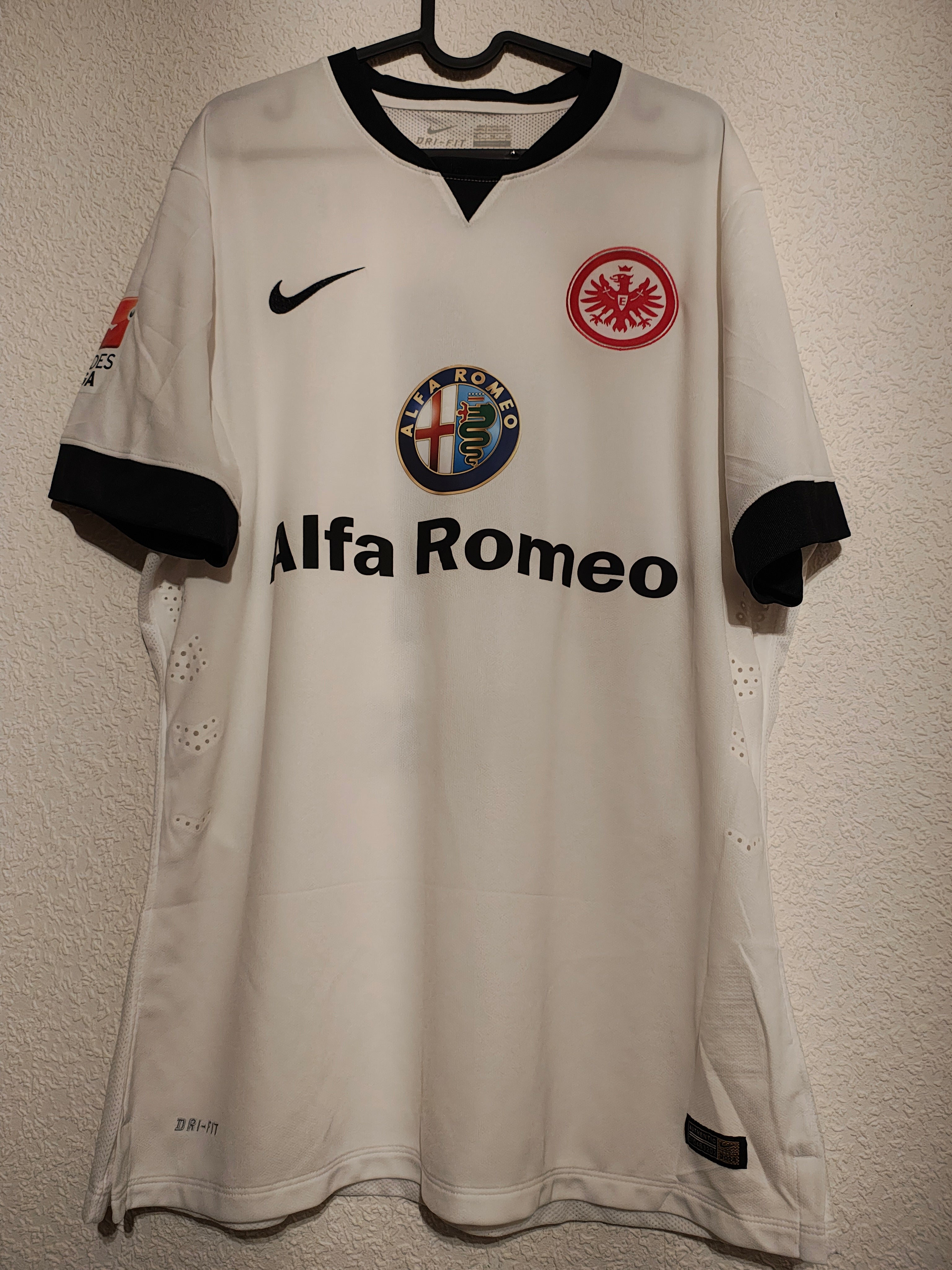 Eintracht Frankfurt Away Player Issue – Saison 14/15 - XL